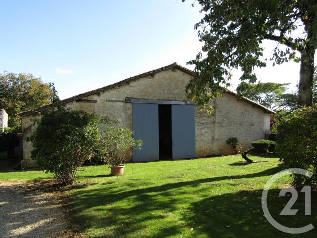 Entre Melle et Chef Boutonne, une maison de caractère à rafr. 192m² Sompt