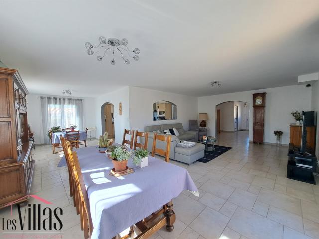 Entre Narbonne et Lézignan Corbières Villa de plain pied a. 155m² Boutenac