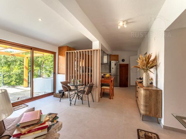 Entre o Castelo e a História | Moradia T2 com Jardim e Garag. 85m² Nossa Senhora da Vila, Nossa Senhora do Bispo e Silveiras