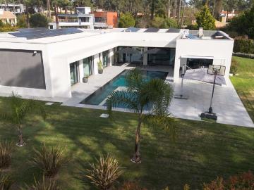 Exclusiva Moradia Térrea na Herdade da Aroeira 677m² Charneca de caparica