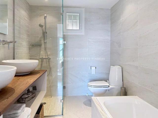 Entrecasteaux Villa 254m2, avec Vue Panoramique. 254m² Entrecasteaux