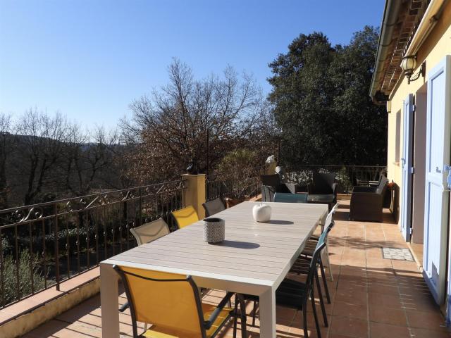Entrecasteaux Villa 7 pièce s 166m2 Terrain 3205m2 Piscine. 166m² Entrecasteaux