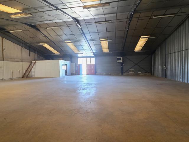 Entrepôt de 400m2 zone industrielle d'Allex