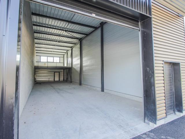 Entrepot Local 177,22m² à Usage d'entrepôt + 3 Parking 177m² Publier