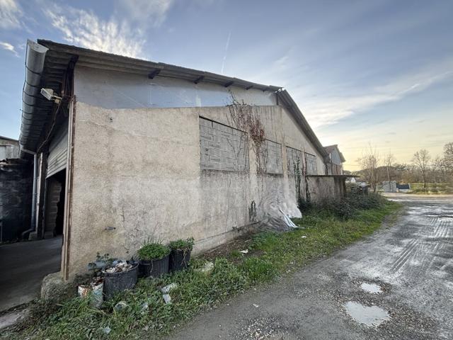 Entrepôt / local industriel à Saint Seurin Sur L Isle de 438. 438m² Saint Seurin sur l'Isle