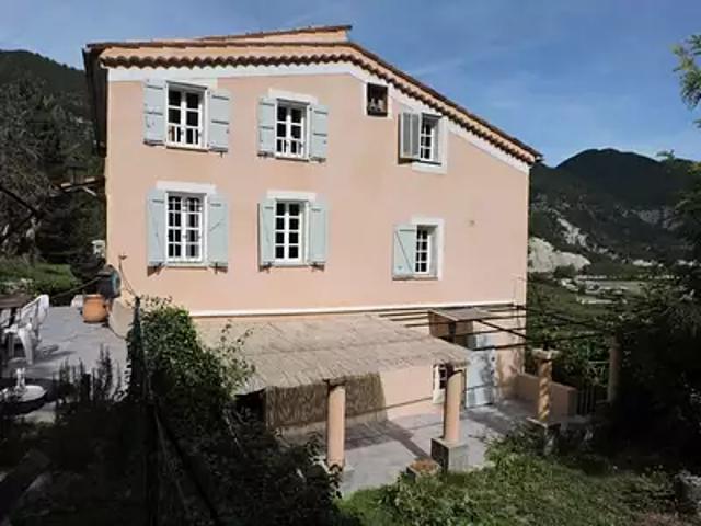 Entrevaux 04320 Achat / Vente maison 6 pièces t6