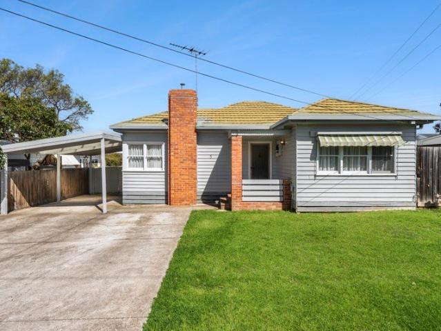 Entry into Hamlyn Heights