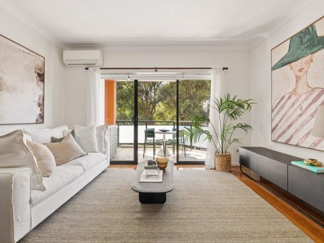 Entry level corner apartment only 350m to Waterloo Metro