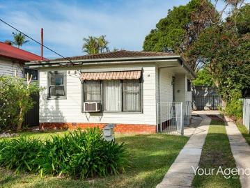 Entry Level Priced Home, Ready For Improvements!