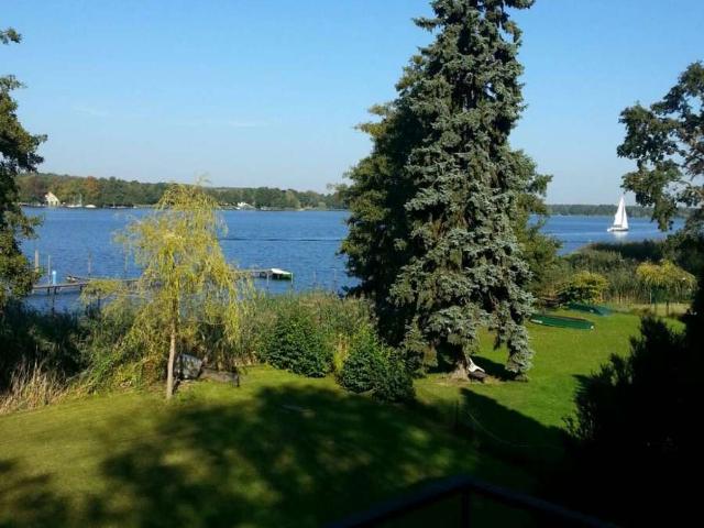 entspanntes wohnen direkt am Krüppelsee mit Steg / Bootsliegeplatz