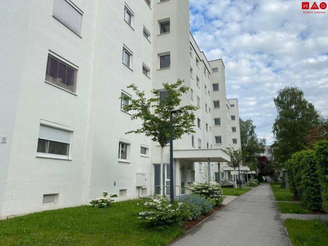 Entspanntes Wohnen in Toplage mit bester Infrastruktur und traumhafter Loggia! Von Grünflächen umgeben und doch nah am Zentrum!