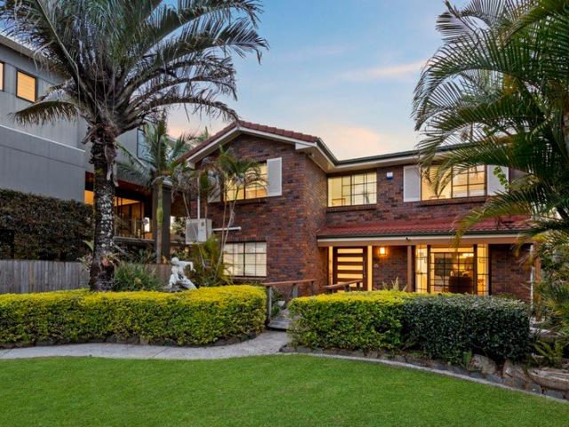 Enviable Brisbane Corso riverfront location with beautifully maintained 3 level home