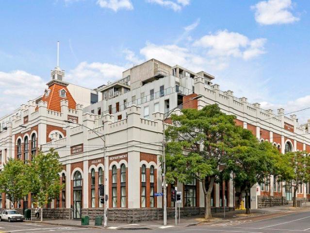 Enviable East Melbourne living with Fitzroy Gardens at your doorstep
