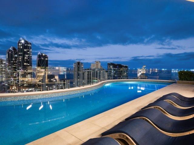 Enviable Lifestyle and Location in an Elegant Ocean View Apartment