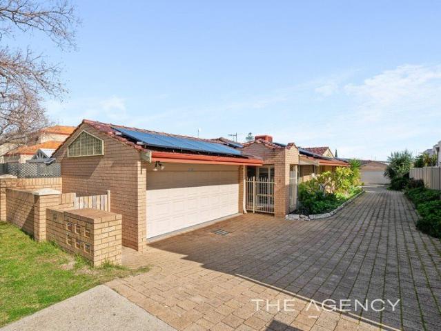 Enviable lifestyle location just a quick stroll from the river