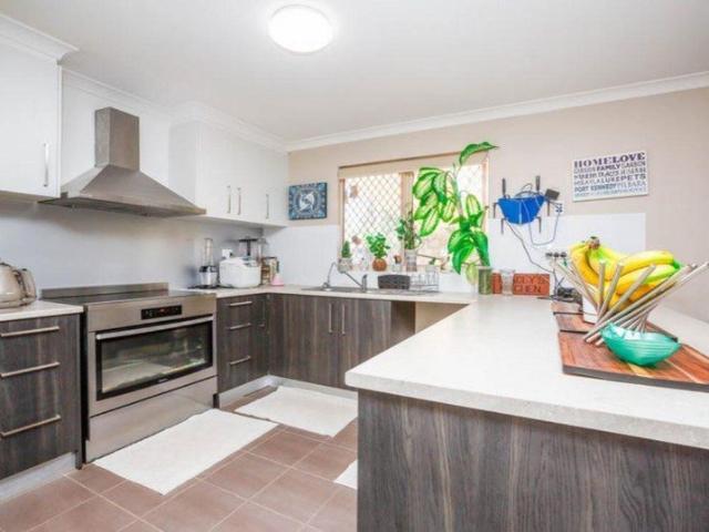 ENVIABLE LOCATION 4x2 + Pool