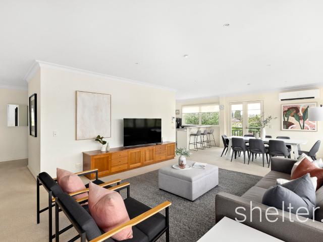 Enviable Location, Large Proportions and Superb Vista