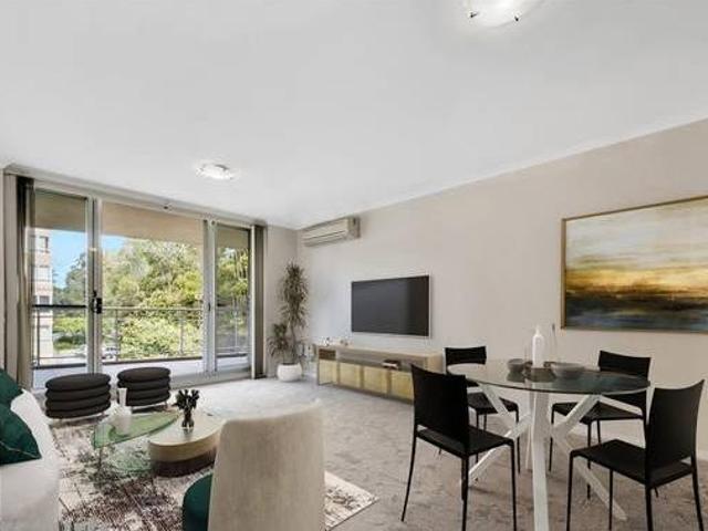 Enviably Spacious Leafy Outlook