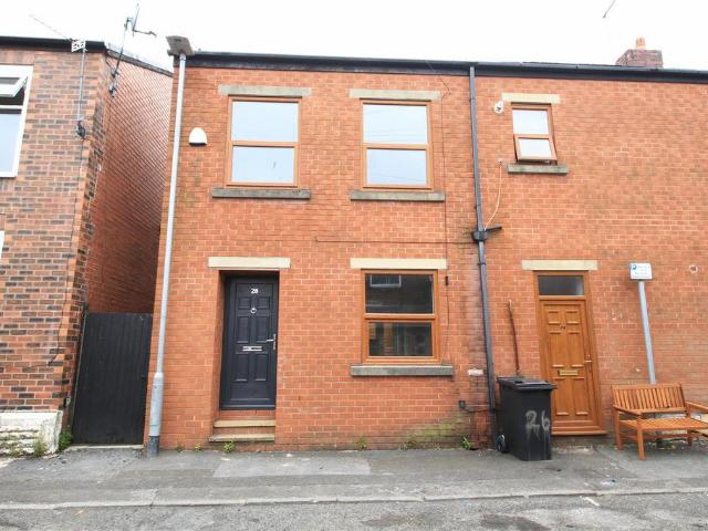 Enville Street, Ashton Under Lyne OL6 2 bed terraced house to rent £875 pcm £202 pw