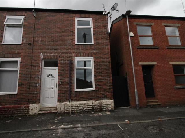 Enville Street, Ashton Under Lyne OL6 2 bed terraced house to rent £900 pcm £208 pw