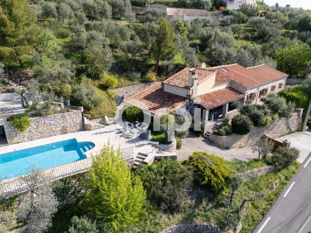 MAISON INDIVIDUELLE PISCINE PROCHE VILLAGE CALME ANNEXES DÉPENDANCES