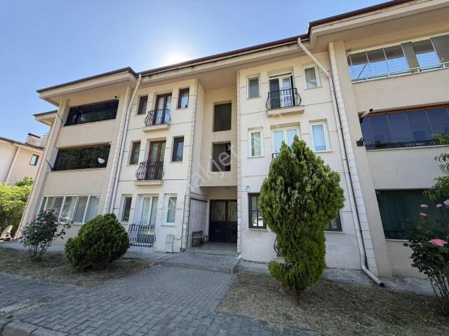 Enya'dan Bahçeşehirde Satılık 3+1 Bahçekatı Daire