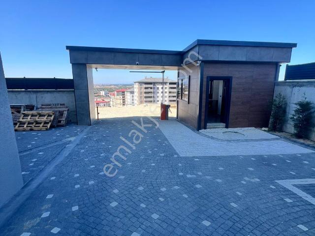 Enyapı İnşaattan 1+1 Lüks Site İçi Satılık Daire