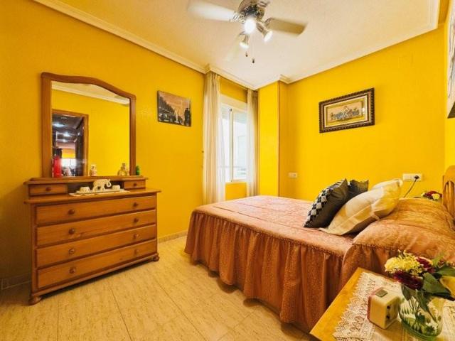 Es un apartamento situado en el corazón de La Mata junto a t. 72m² La Mata