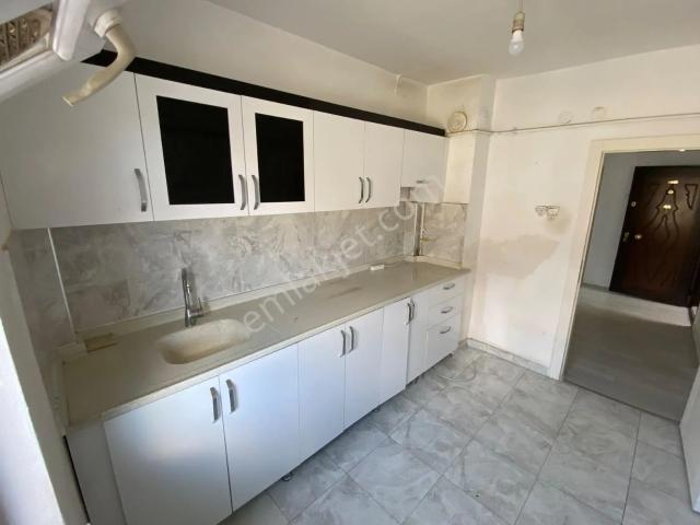 Es as'tan Tren İstasyonuna Yakın 3+1 Yapılı Kiralık Daire