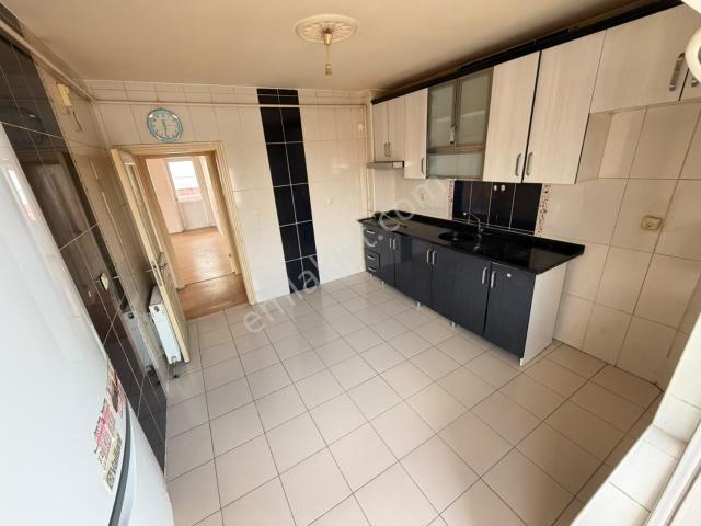 Es as'tan Mareşal Mevkiinde Yapılı Bağımsız 3+1 Kiralık Daire