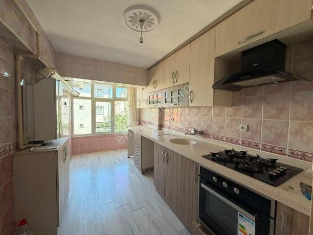 Es as'tan Mareşalde 3+1 Ara Katta Yapılı Kiralık Daire