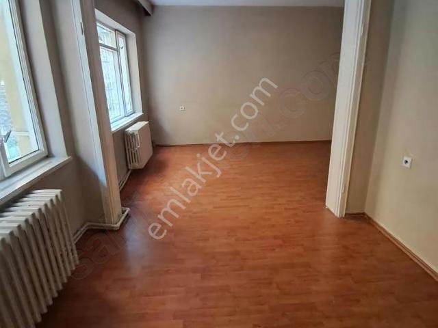 Esat Bülbülderesi Caddesi 2+1 Kiralık Daire