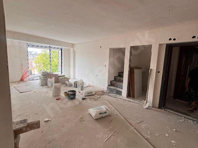 ESAT CADDESİ HASSAS BÖLGE YAKINI SIFIR DUBLEKS 4+1SATILIK DAİRE