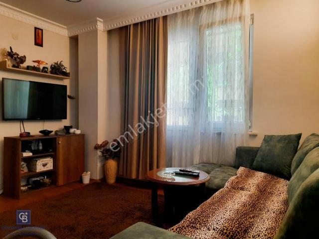 Esatpaşa Mahallesi'nde Satılık 1+1 Bahçe Katı Daire
