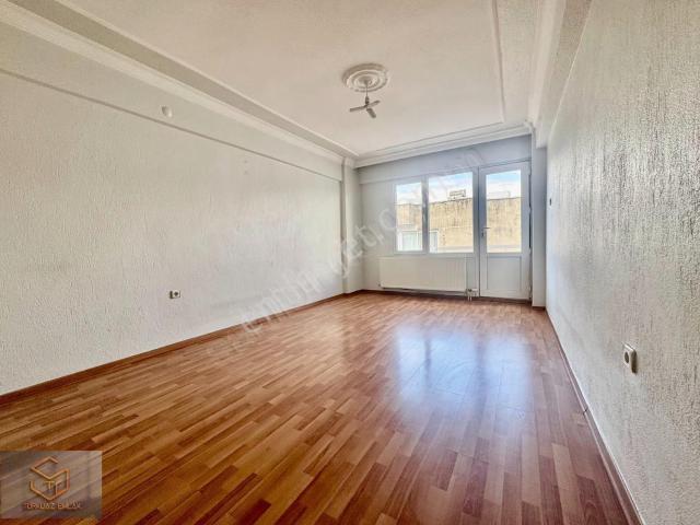 Esatpaşa Merkezde Kiralık 3+1 170 M² Daire