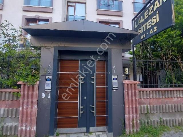 Esatpaşada Taşınmaya Hazır, Site İçinde Lüks 4. Kat 1+1!