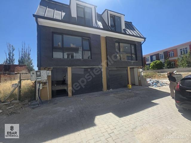 ESAR'DAN ASAĞISÖĞÜTÖNÜ 180M2+BAHÇE SIFIR SATILIK İKİZ VİLLA