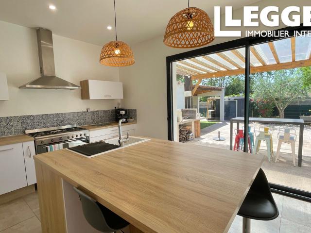 Escales – une nouvelle propriété de style villa avec 4 chambres, un espace de vie ouvert et une piscine