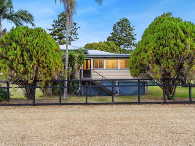 Escape to Mount Chalmers Character Home on 2.77 Acres