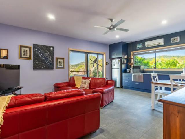Escape to Serene Countryside Living Can accommodate Horses