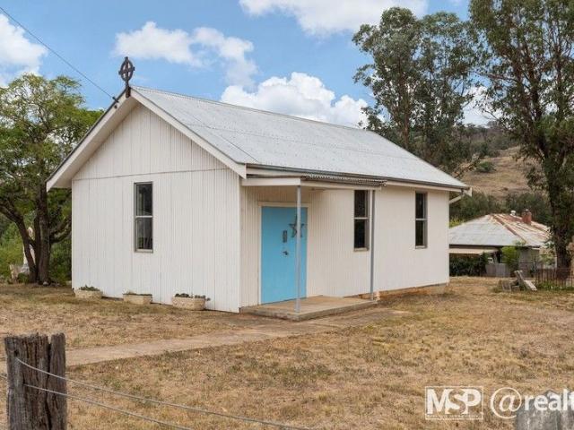 CHURCH HALL ON 3046m2 IN SCENIC SOFALA
