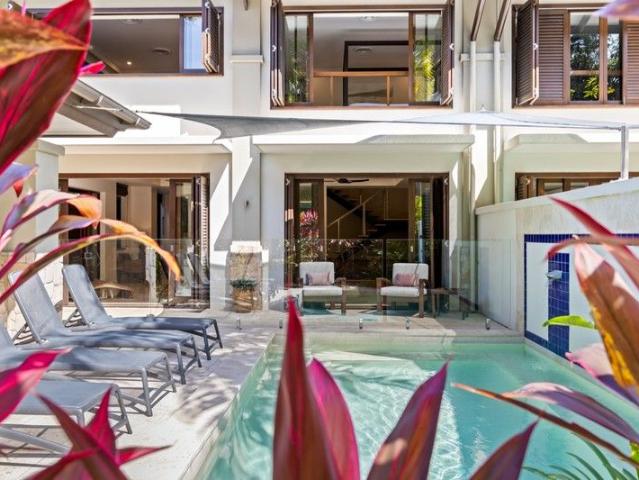 Escape to Paradise Exclusive Beachfront Living