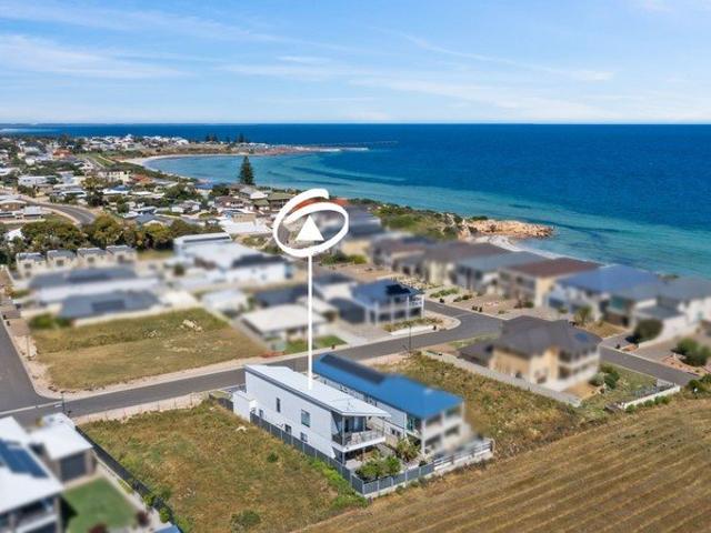Escape to the Coast In Modern Coastal Living
