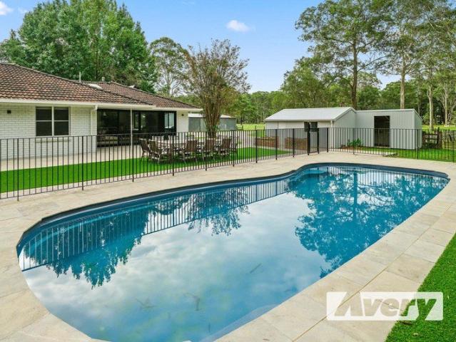 Escape to the Country 50 Acres of Peace, Privacy, Modern Living & Pool