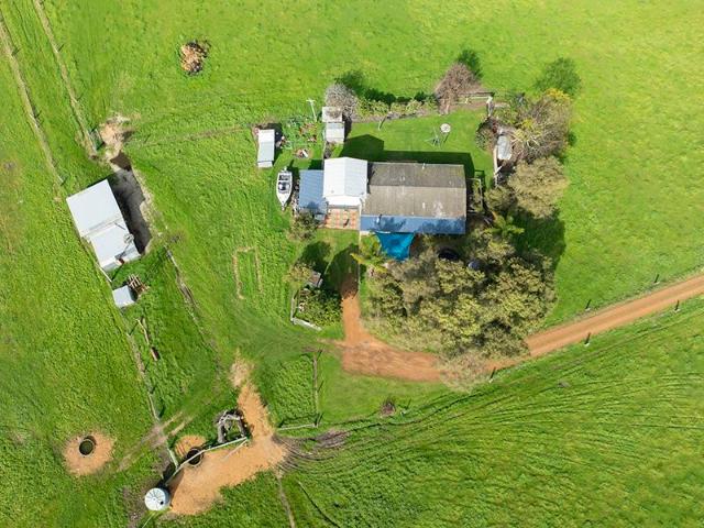A rare 280 acre holding with scale, privacy and long term potential