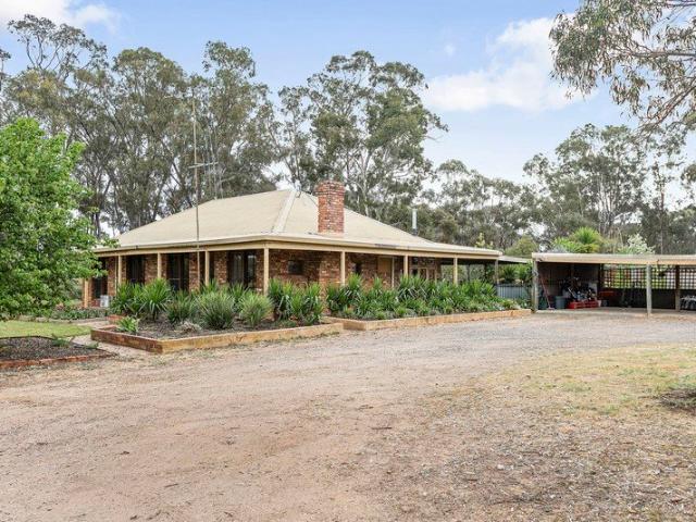 Escape to the Country Delightful Home set on 20ac in Low Maintenance Gardens