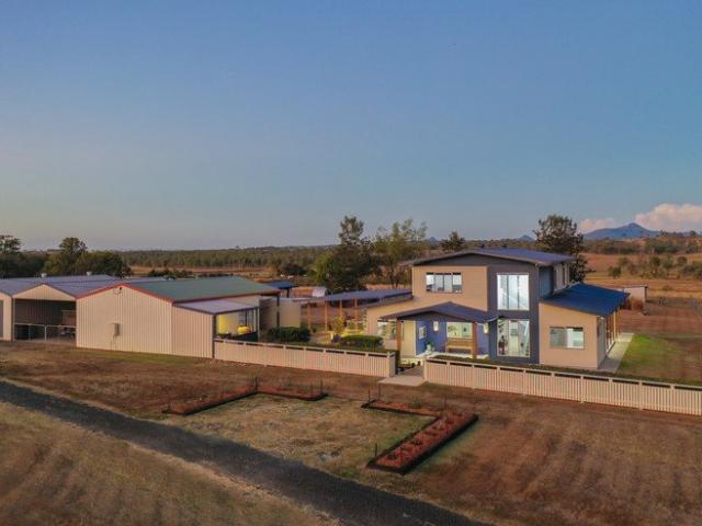 Escape to the Country Immaculate Lifestyle Living with Views & Infrastructure