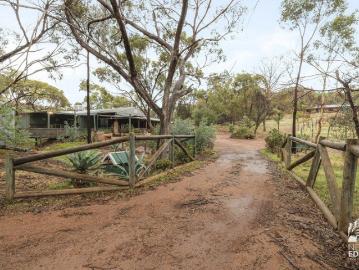 Escape to the Country Space, Privacy & Endless Potential