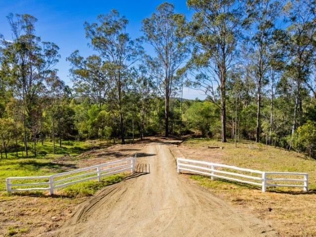 Final Opportunity 210+ Acres with Mary River Frontage