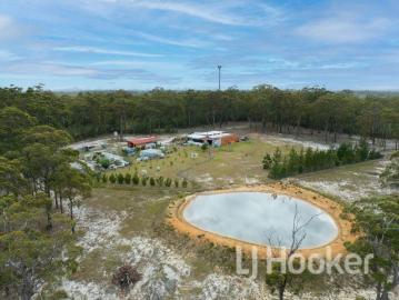 Escape to the Ultimate Off Grid Lifestyle